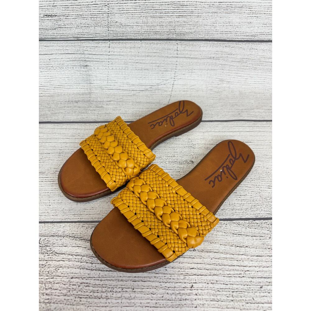 Zodiac Women's Mustard Summer Colleen Sandals Size 11